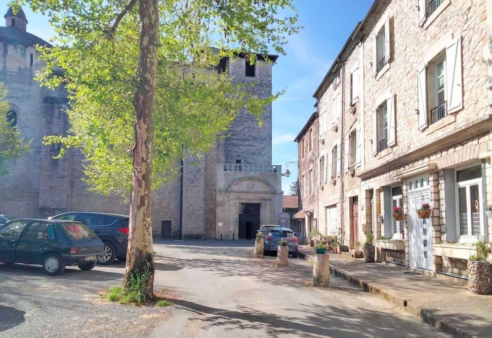 Appartement Au Rez-De-Chaussee Souillac Bagian luar foto