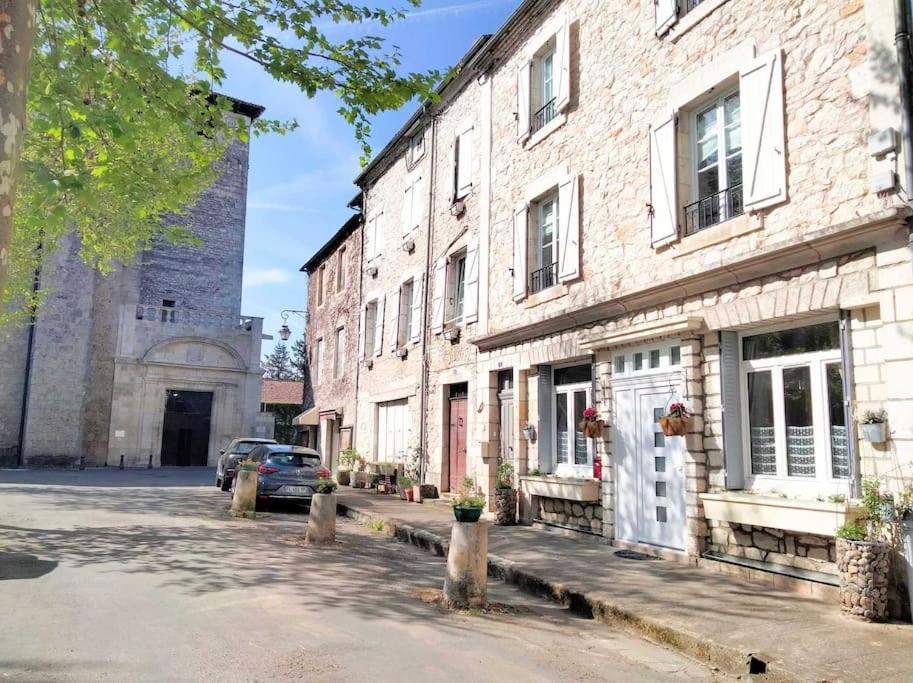 Appartement Au Rez-De-Chaussee Souillac Bagian luar foto